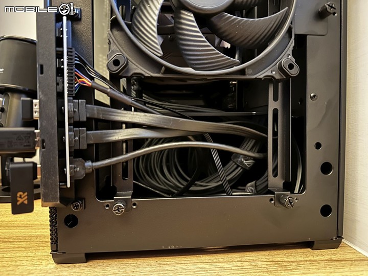 2022年度壓軸 聯力 LANCOOL 216 中塔式機殼