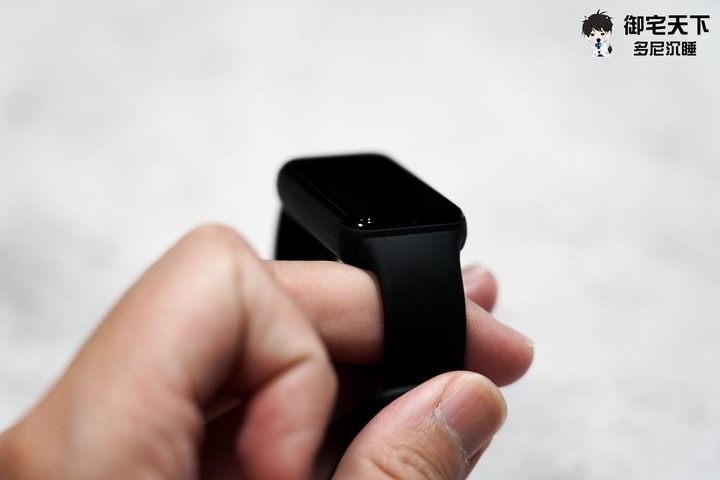 開箱｜【Amazfit 華米】Band 7 大螢幕健康智慧運動智慧手環 - 更大螢幕，且具備不輸手錶的強大功能！