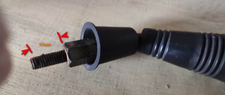EASY 100 後視鏡裝手機架的增高螺絲規格?