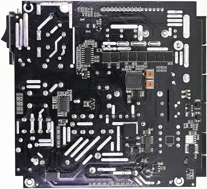 thermaltake TOUGHPOWER SFX 1000W金牌全模組化電源開箱