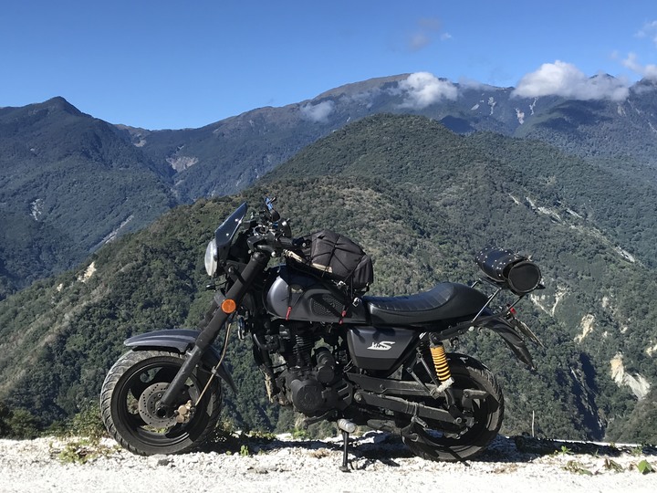鄒鄒週週環島--車小志氣高小雲豹之死人骨頭秘徑