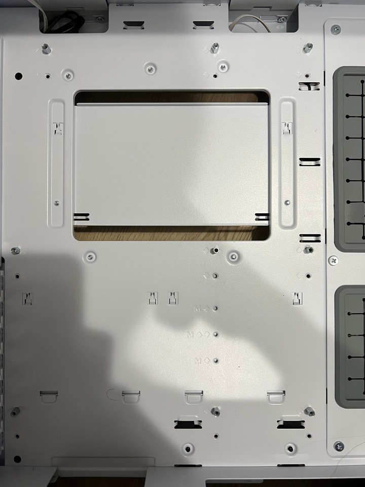 聯力Lian li的誠意之作Lancool 216,巧思滿滿的散熱猛獸 !