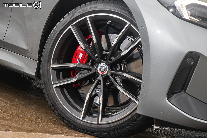 BMW M340i xDrive Touring 小改款試駕|不同以往的新行頭,一如既往的好身手!