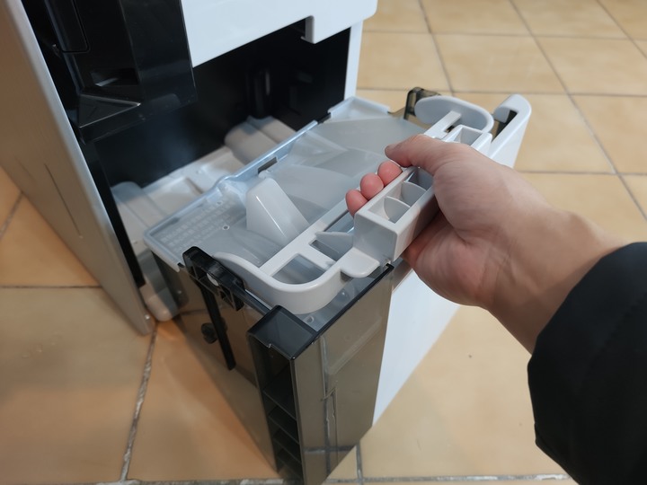 [開箱!] Panasonic F-YV50LX 變頻高效型除濕機，省電環保更省錢！