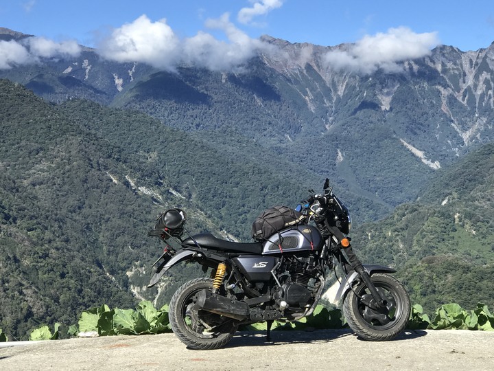 鄒鄒週週環島--車小志氣高小雲豹之死人骨頭秘徑