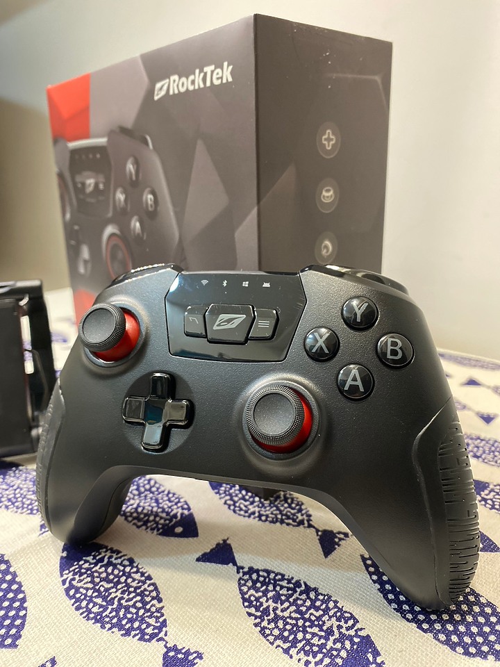 微開箱RockTek G2 | 4K影音串流遊戲機【極速玩家組】
