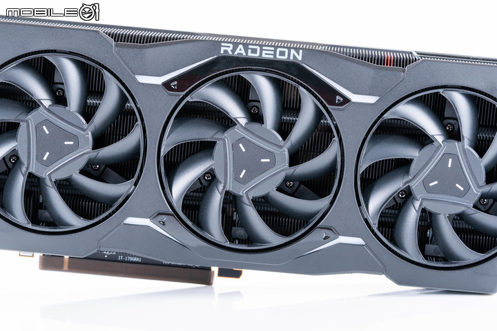 AMD Radeon RX 7900 XTX 顯示卡開箱實測 結合先進設計與玩家友善度的 CP 王者