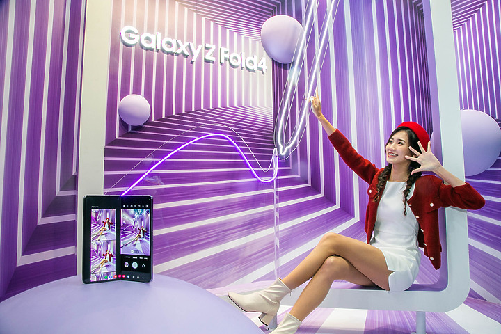 節慶「星地標」!三星快閃點進駐信義區、搭Galaxy Z摺疊拍美照