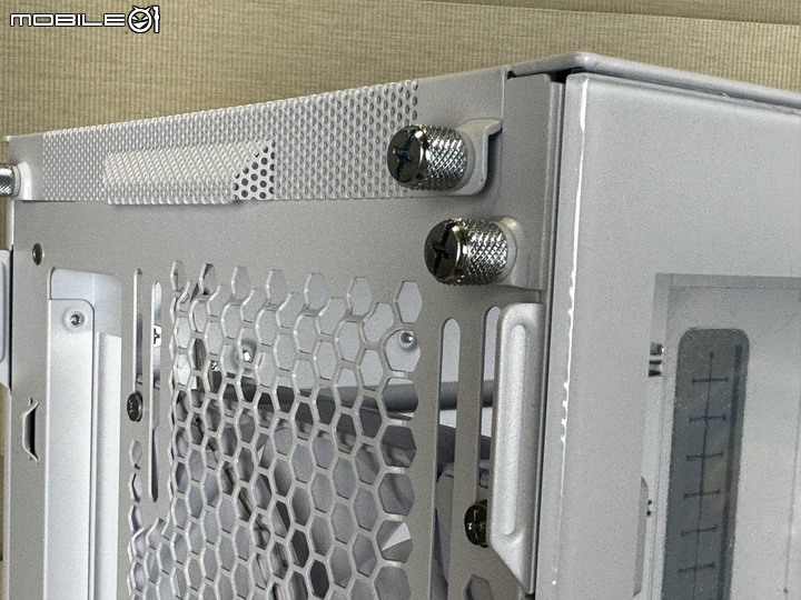 2022年度壓軸 聯力 LANCOOL 216 中塔式機殼