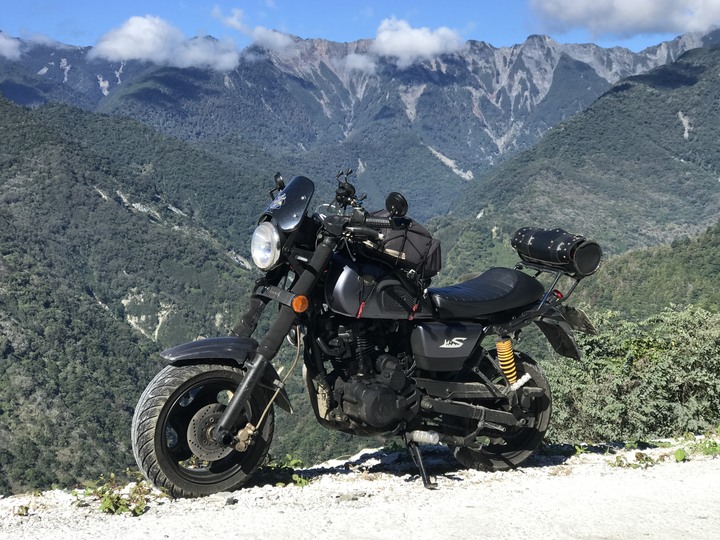 鄒鄒週週環島--車小志氣高小雲豹之死人骨頭秘徑