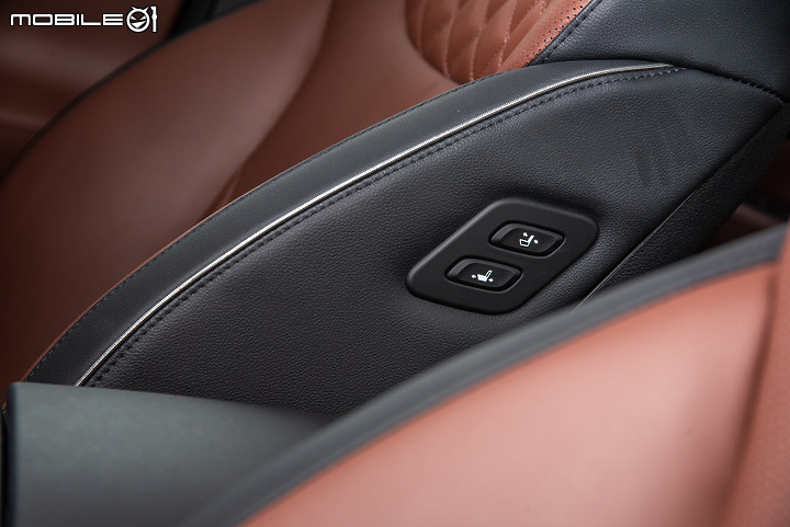 Hyundai Santa Fe Royal Seat 4WD試駕|專屬於第二排乘客的舒適乘坐體驗!