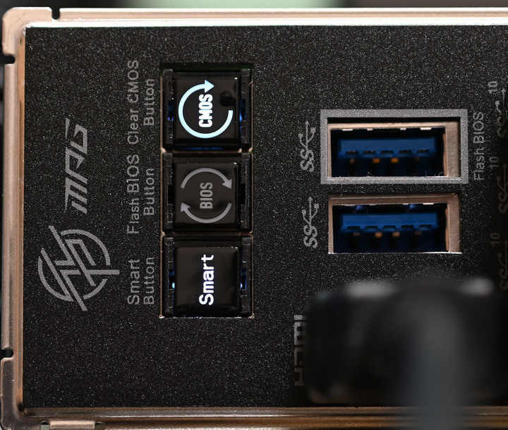 點我看大圖 動爪玩MSI MPG Z790 CARBON WIFI主機板