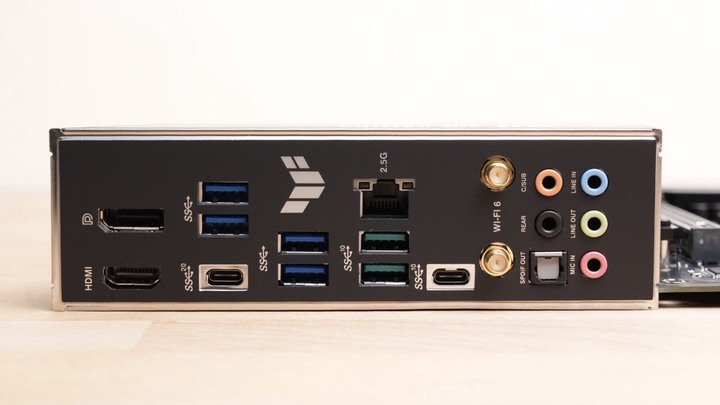 他會是幫 DDR4 記憶體再戰 N 年的希望？ASUS TUF GAMING Z790-PLUS WiFi D4