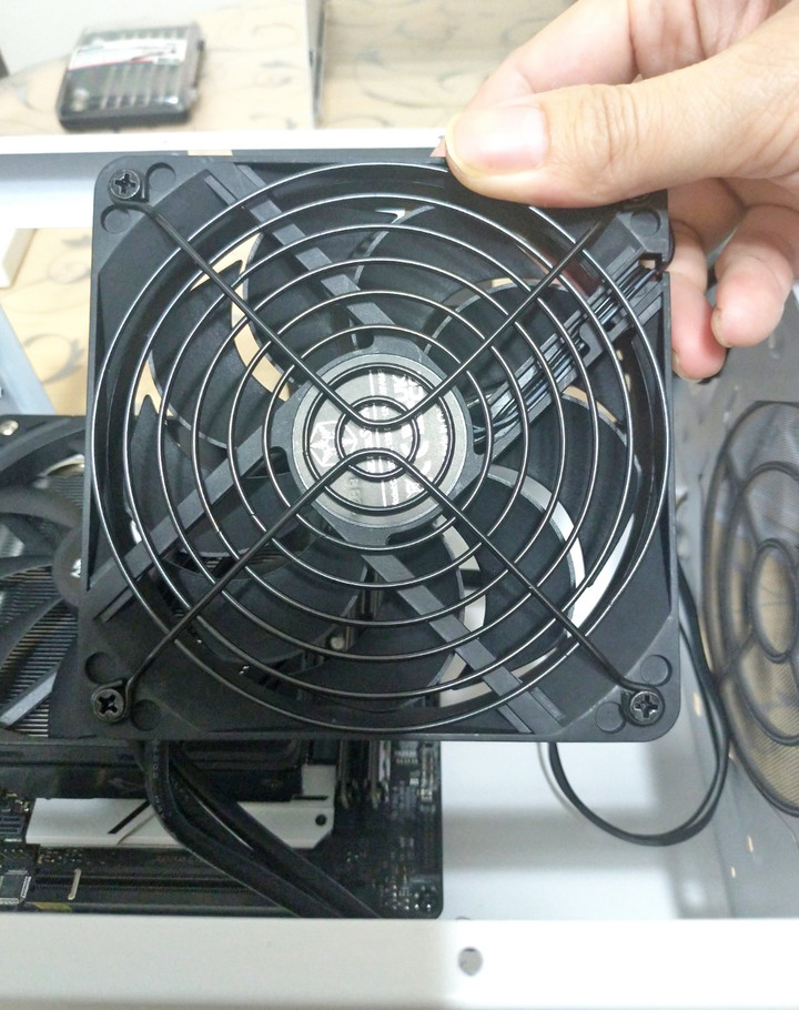 十年前老款式，白色款銀欣SG05W-LITE的偽開箱文