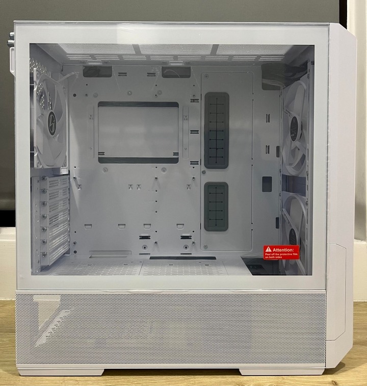 聯力Lian li的誠意之作Lancool 216,巧思滿滿的散熱猛獸 !
