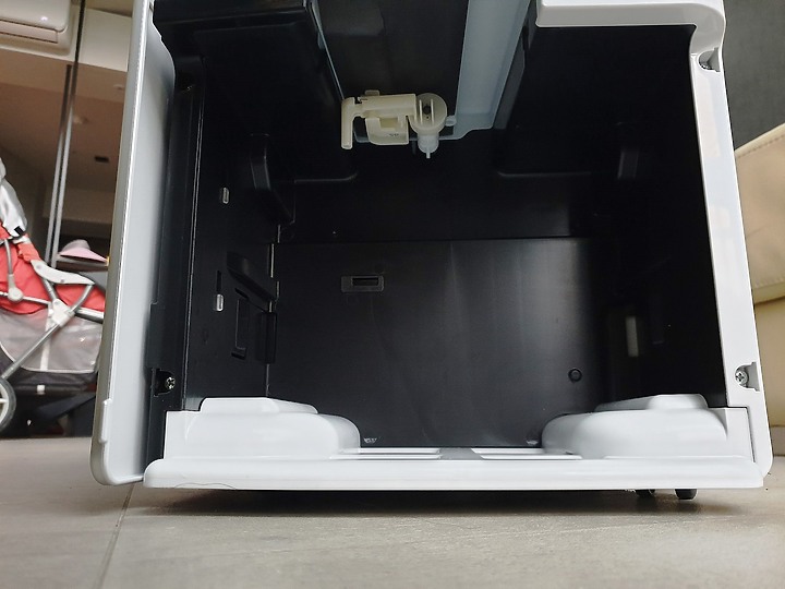 <<潮濕OUT>> Panasonic 變頻除濕機體驗心得分享<<發霉OUT>>