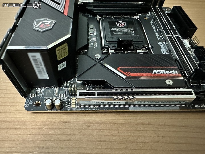 點我看大圖 小鋼炮升級 ITX 華擎 - Z790 PG-ITX/TB4 13600K 簡單開箱