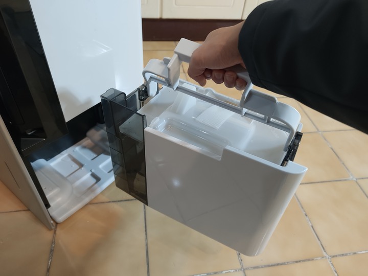 [開箱!] Panasonic F-YV50LX 變頻高效型除濕機，省電環保更省錢！
