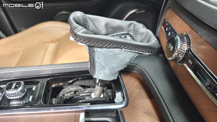 Volvo非線傳雷神大燈SPA車系升級水晶排檔的方法