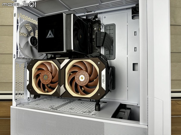 2022年度壓軸 聯力 LANCOOL 216 中塔式機殼