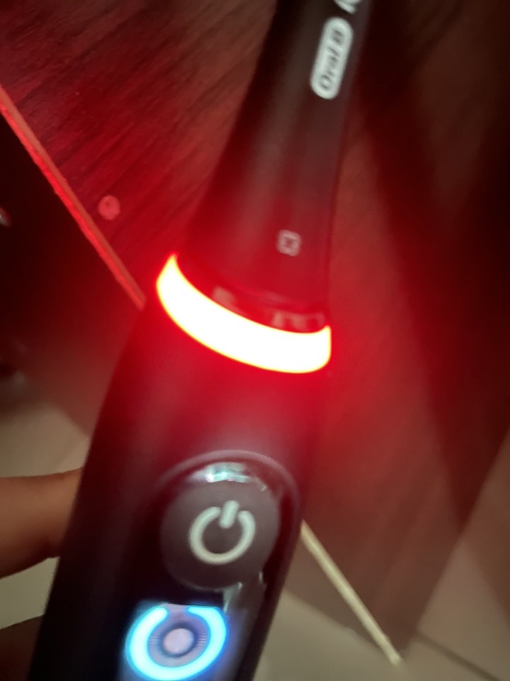 【分享】歐樂B iO 9電動牙刷