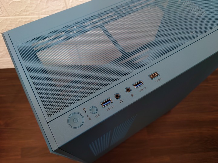 簡易開箱 MONTECH SKY TWO 值得入手的新機殼!?