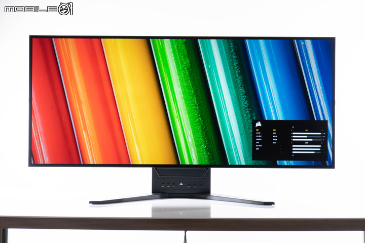 CORSAIR XENEON FLEX OLED 電競螢幕開箱實測 可彎曲面板搭配高畫質旗艦演出