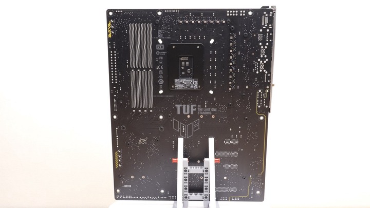 他會是幫 DDR4 記憶體再戰 N 年的希望？ASUS TUF GAMING Z790-PLUS WiFi D4