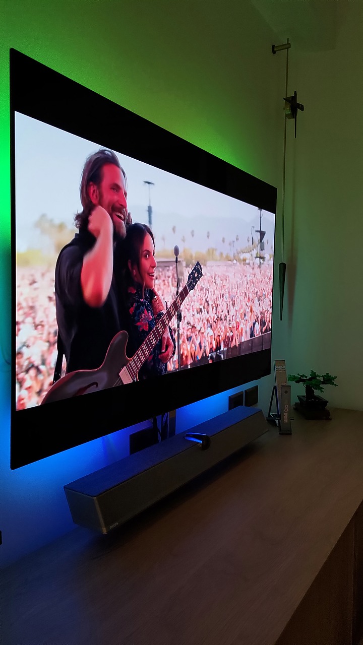萬籟實境、蟬翼若輕_PHILIPS OLED+ 936 化身恬謐端景