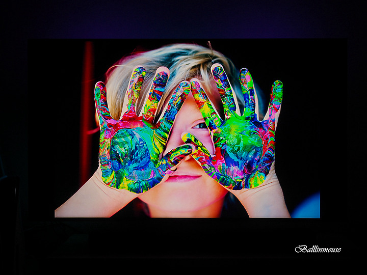 亮與暗的視覺衝擊 | BenQ MiniLed S55-940 護眼智慧電視推薦