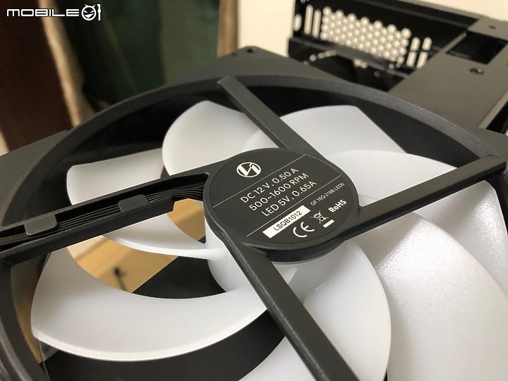 點我看大圖 可能是目前最無所不能的中塔機殼 聯力LIAN LI Lancool 216 開箱測試報告