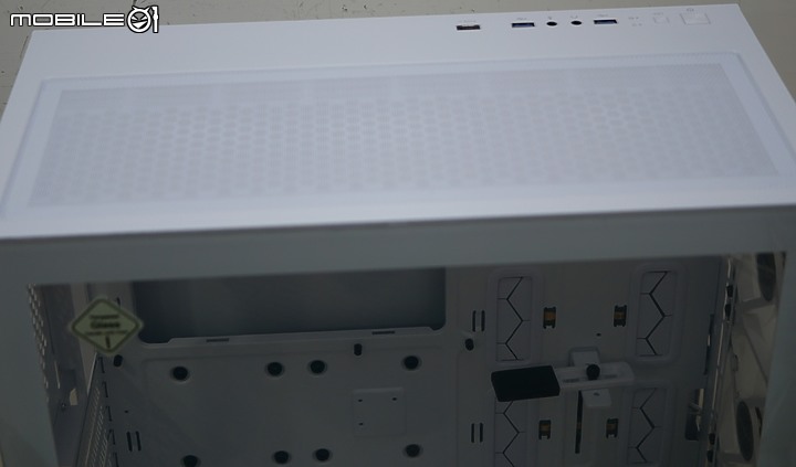 點我看大圖 灰白 X 網設計 Antec DP505 WHITE 中塔機殼開箱