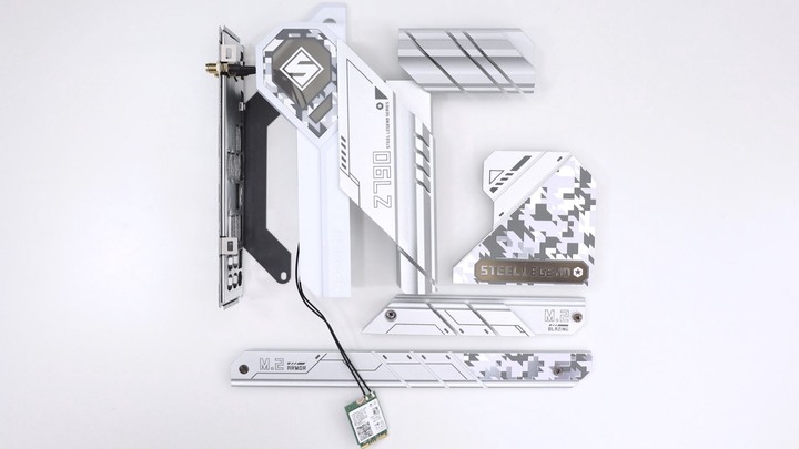機殼裡放螢幕更方便了！ASRock Z790 Steel Legend WiFi