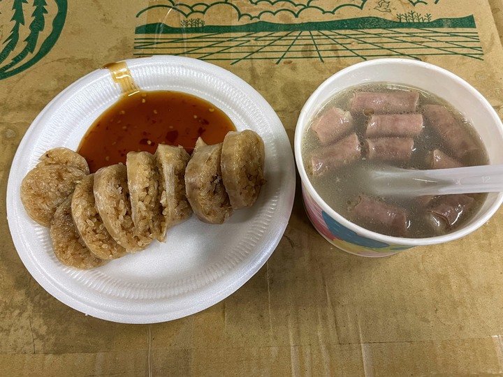 [食記] 仁愛市場大腸圈，台灣基隆仁愛，油蔥香氣大腸圈配油脂豐富豬腸湯