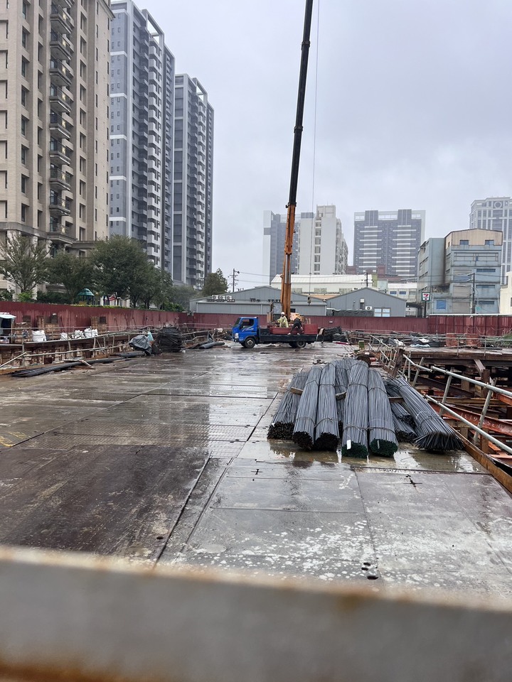 鴻承建設，八德這個建案有人知道消息嗎?