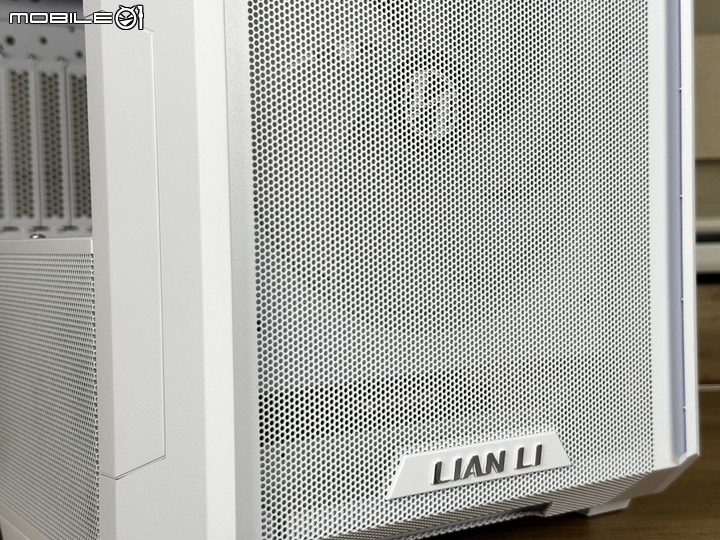 2022年度壓軸 聯力 LANCOOL 216 中塔式機殼