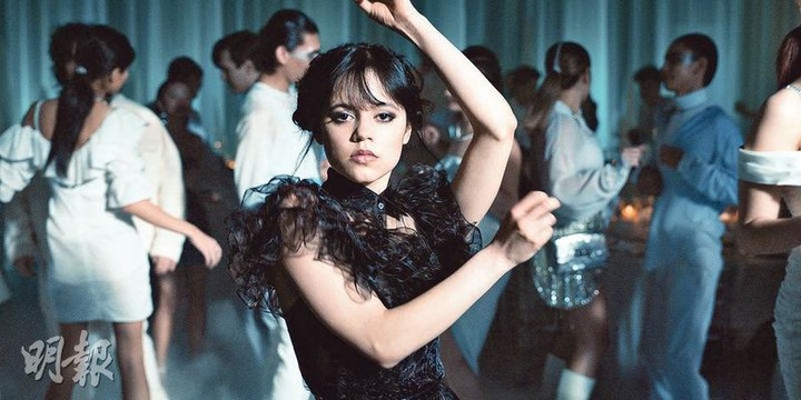 紅遍全球的殭屍舞!! Netflix《Wednesday》星期三,Jenna Ortega 再創傲人風潮!!!