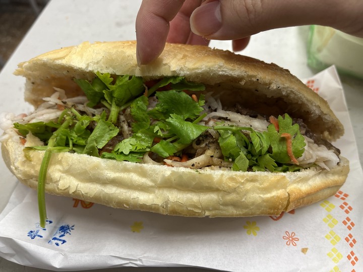 [食記] 士杏坊越式法國麵包，台灣基隆中正，香酥清爽開胃火腿蛋絲越南麵包