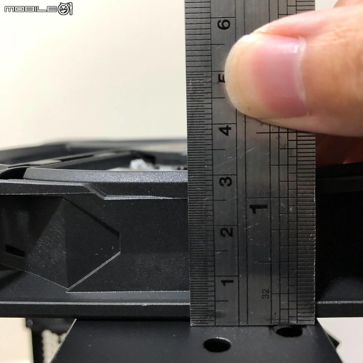 點我看大圖 可能是目前最無所不能的中塔機殼 聯力LIAN LI Lancool 216 開箱測試報告