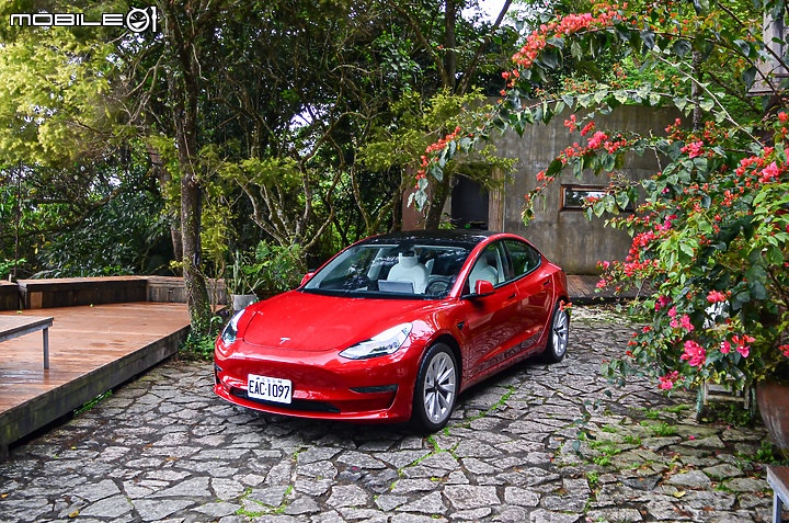 2022年1~11月台灣汽車市場銷售排行整理|Corolla Cross奪冠大勢底定,Model 3、NX搶爭進口豪華之冠!