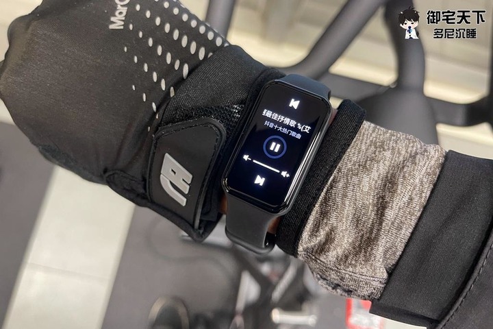 開箱｜【Amazfit 華米】Band 7 大螢幕健康智慧運動智慧手環 - 更大螢幕，且具備不輸手錶的強大功能！