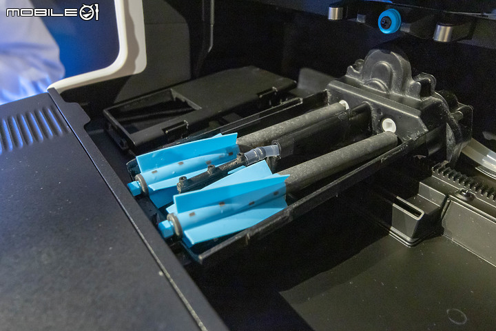 【採訪】不用集塵座了!HOBOT 雷姬 D8 環保掃拖機全新登場,3 大有感升級一次看!