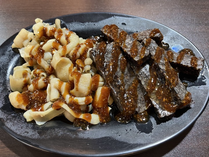 [食記] 珊林希鴨肉飯，台灣基隆信義，鹹香夠味鴨肉飯配甜甜豆棗