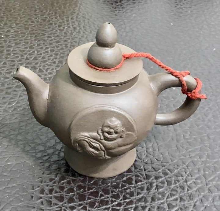 掃除整理出一些茶壺！請懂得幫忙看看有沒有價值