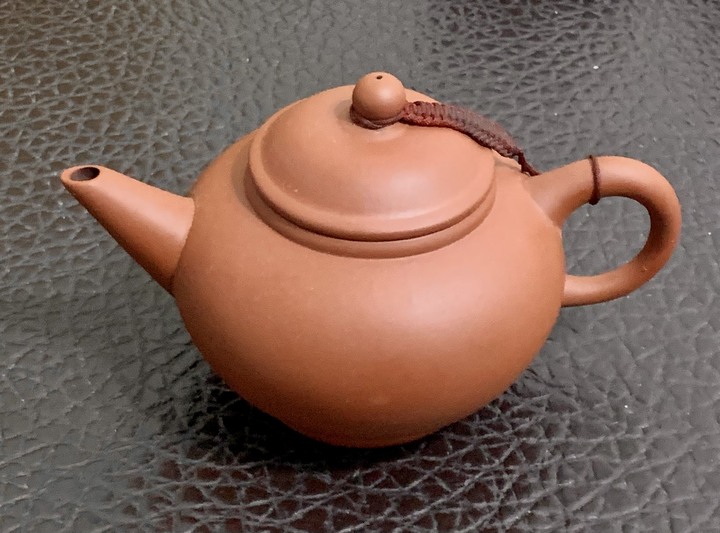 掃除整理出一些茶壺！請懂得幫忙看看有沒有價值
