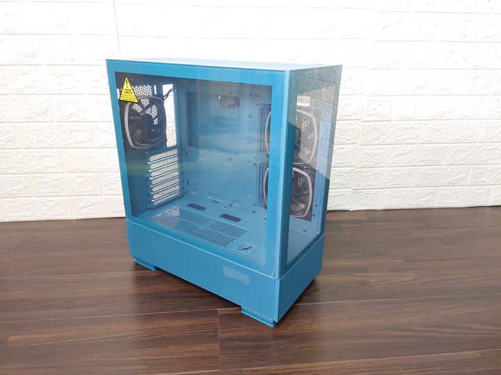 簡易開箱 MONTECH SKY TWO 值得入手的新機殼!?
