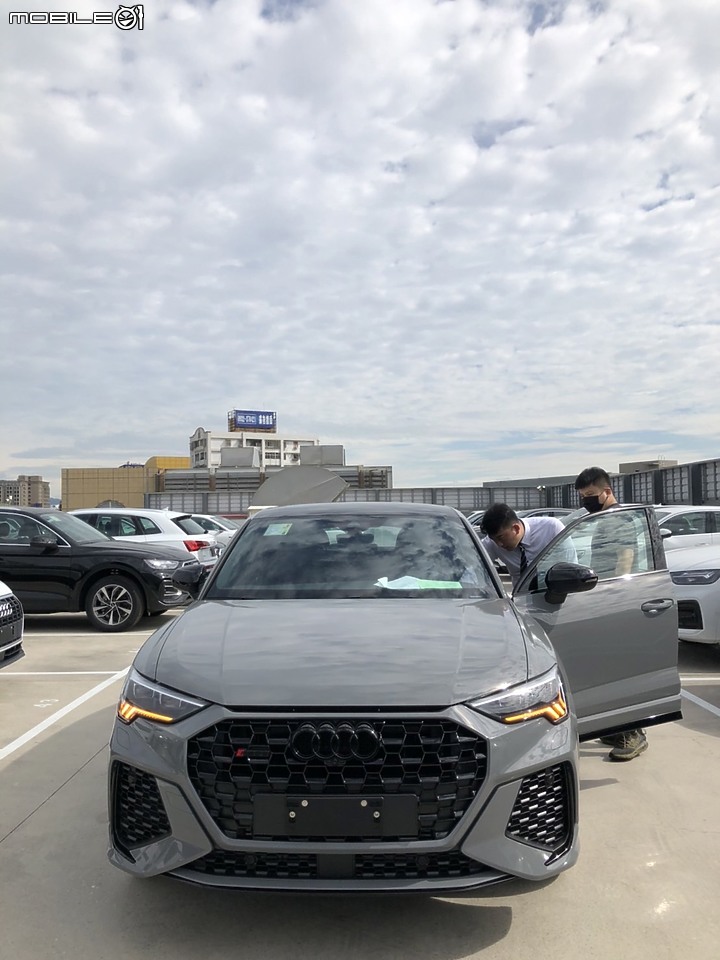 <圖多>開箱 RSQ3 sportback 磐石灰 更2024/2 升級RSQ8