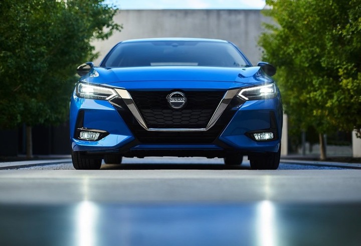美規2023新年式Nissan Sentra偽裝車上路了！
