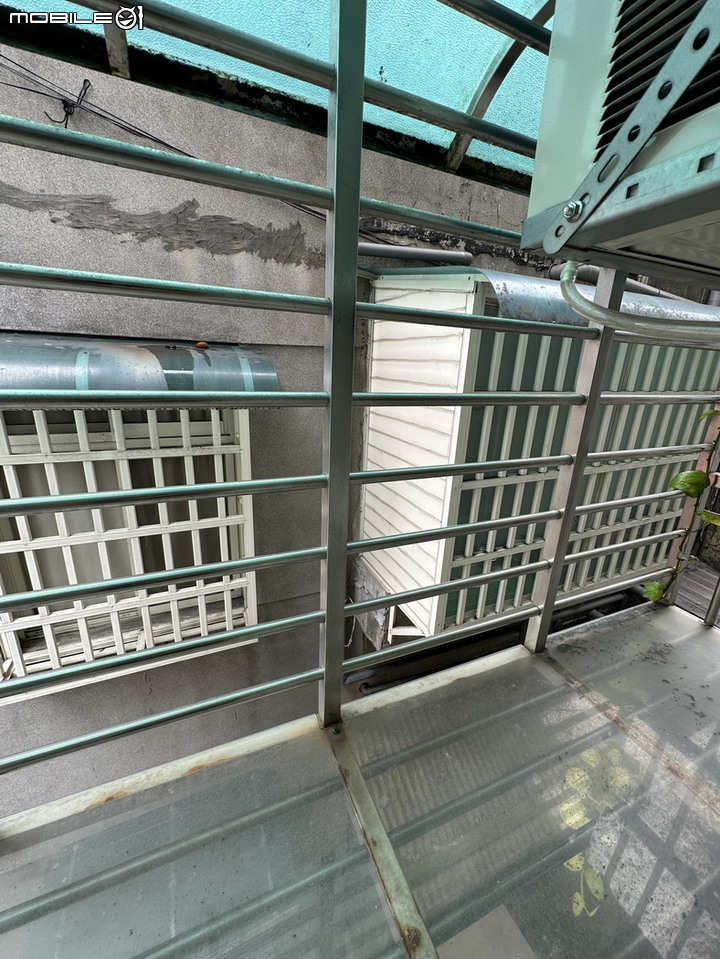 [請益] 請問對於對面鄰居半夜或清晨在疑似擴建陽台上洗碗盤跟大聲聊天有什麼制止的方法?