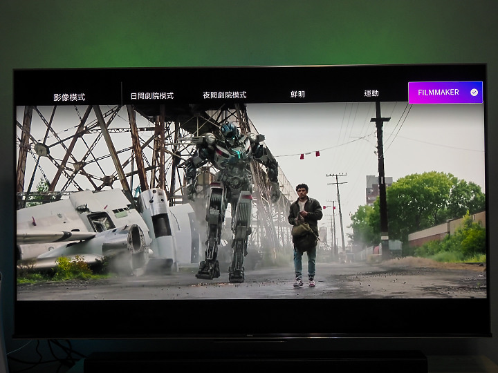 亮與暗的視覺衝擊 ｜ BenQ MiniLed S55-940 護眼智慧電視推薦